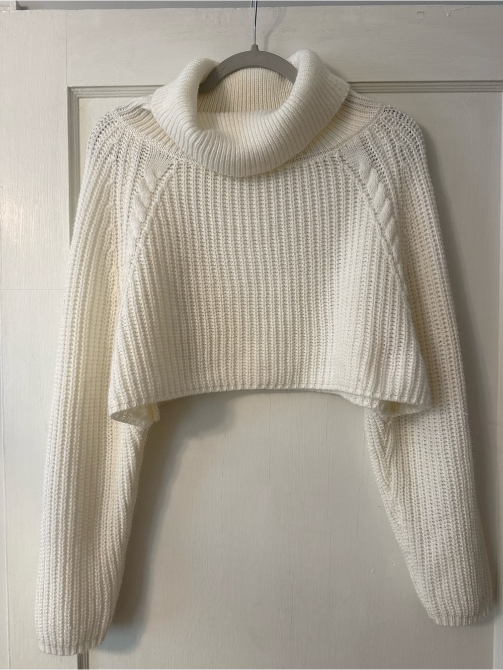 vestique Cream Cropped Turtleneck Sweater